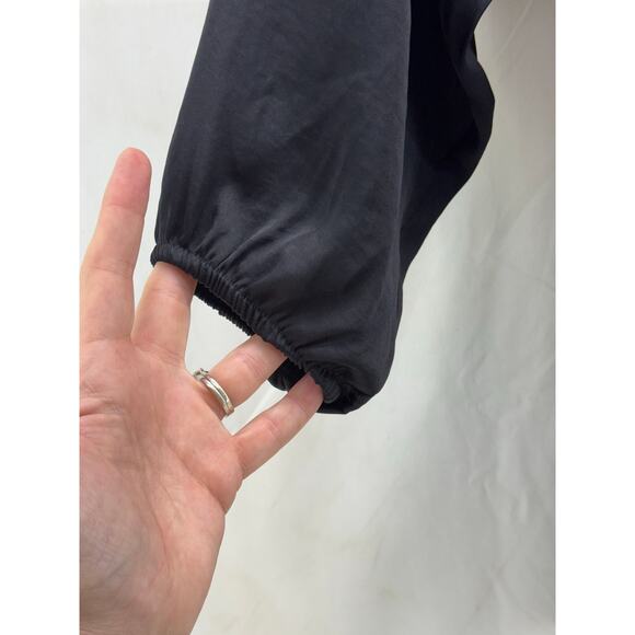 Vince Camuto S black women’s open shoulder top - Picture 4 of 9